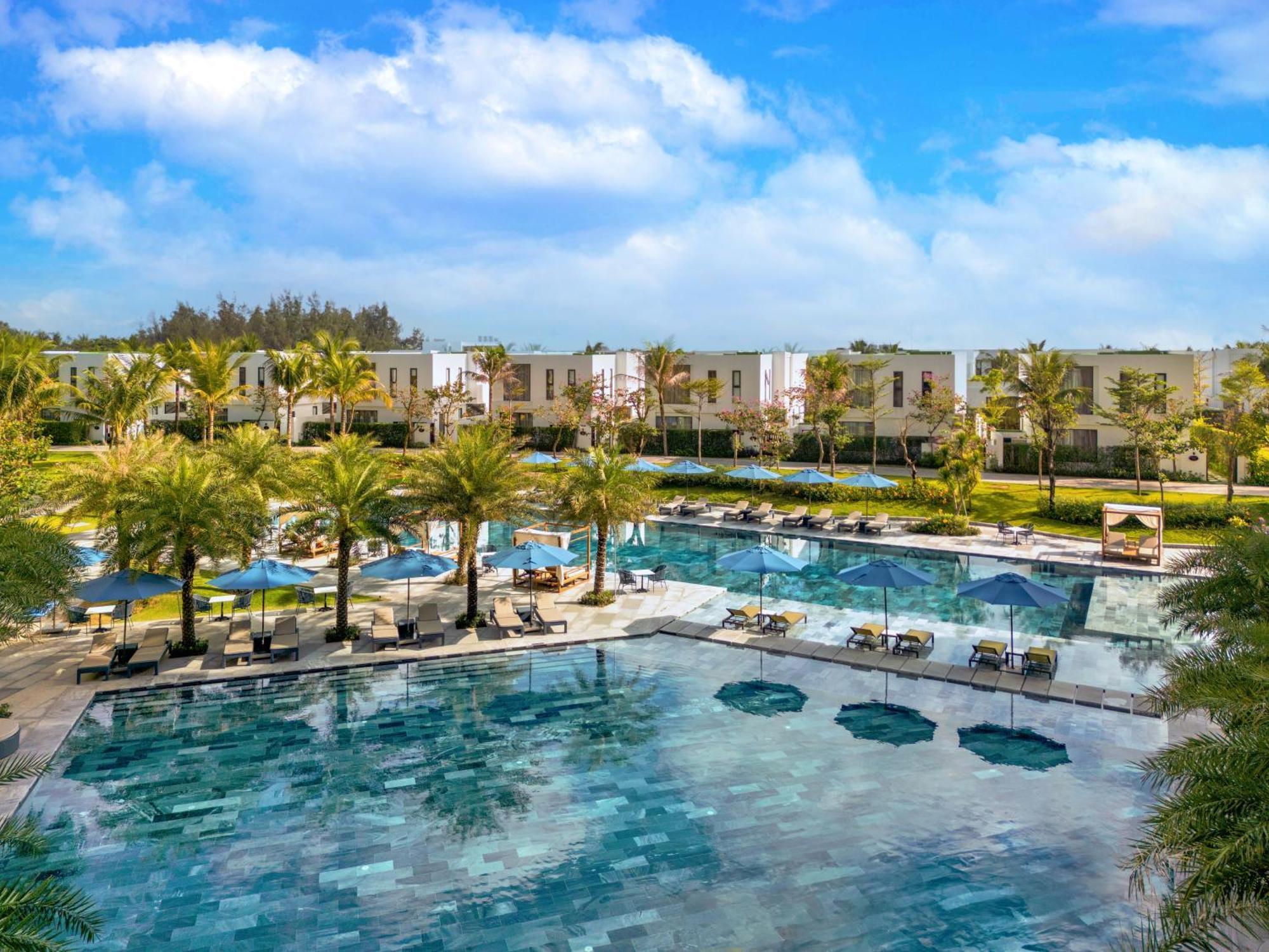Wyndham Hoi An Royal Beachfront Resort & Villas Екстер'єр фото