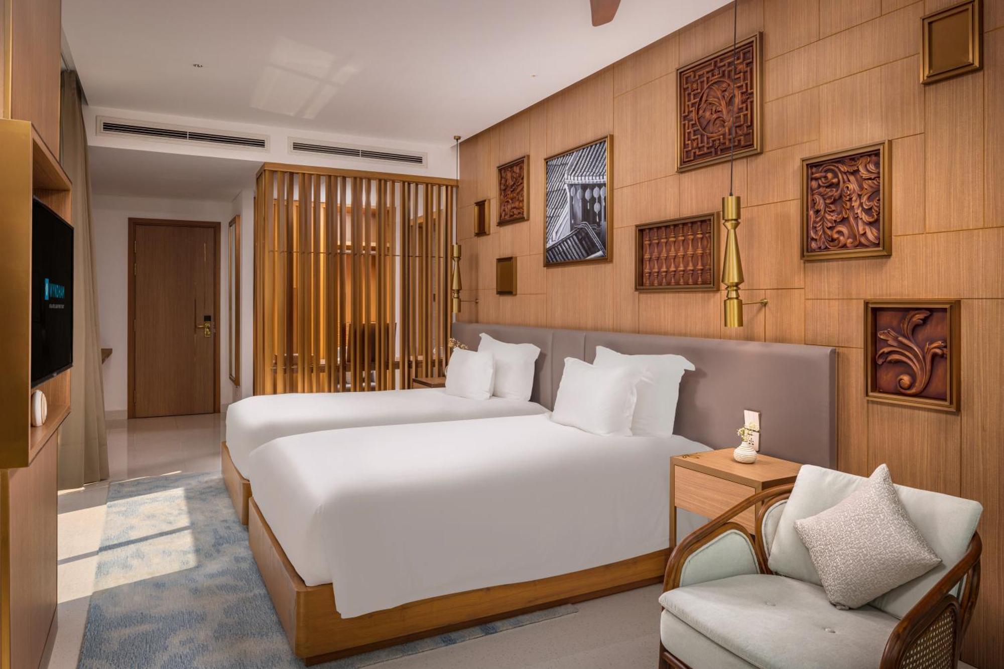 Wyndham Hoi An Royal Beachfront Resort & Villas Екстер'єр фото