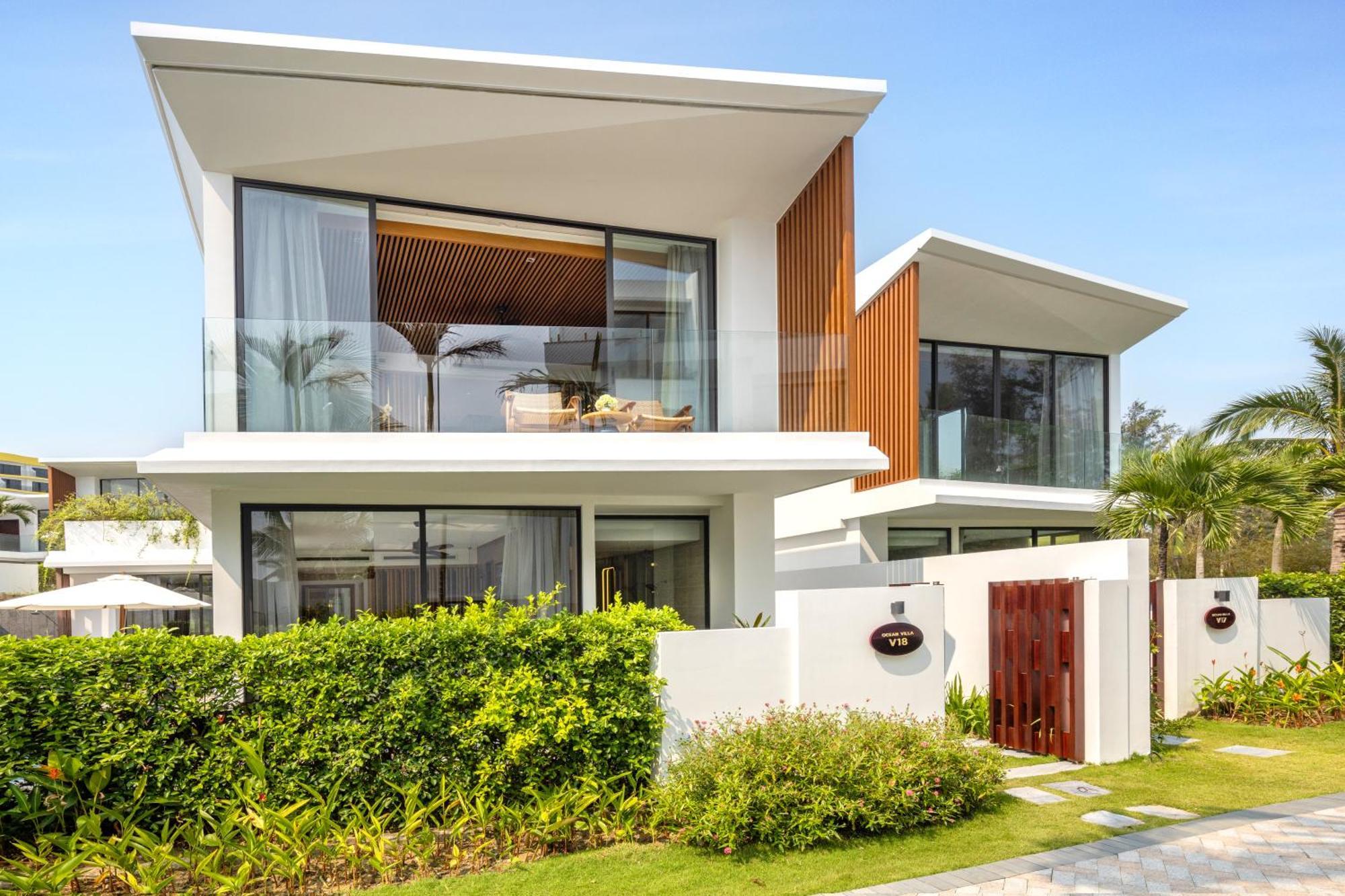 Wyndham Hoi An Royal Beachfront Resort & Villas Екстер'єр фото
