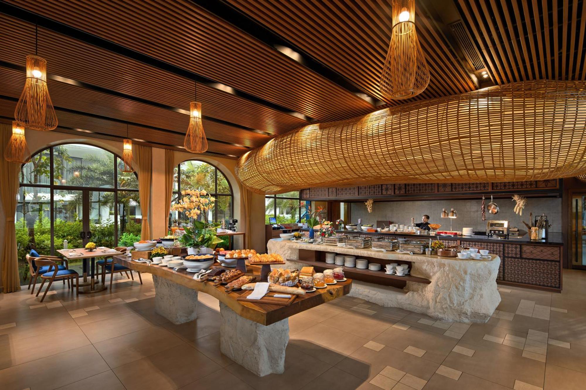 Wyndham Hoi An Royal Beachfront Resort & Villas Екстер'єр фото