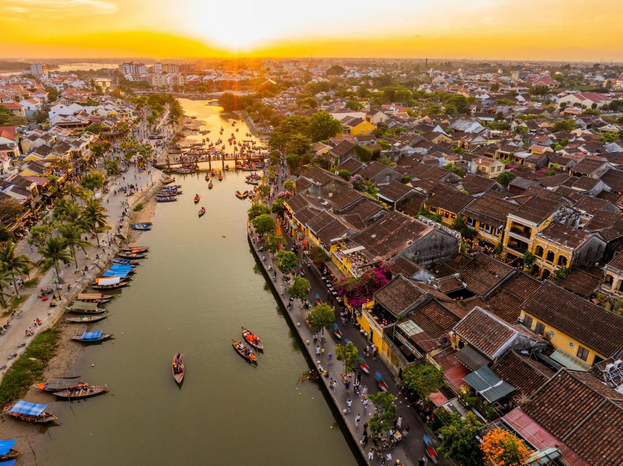 Wyndham Hoi An Royal Beachfront Resort & Villas Екстер'єр фото