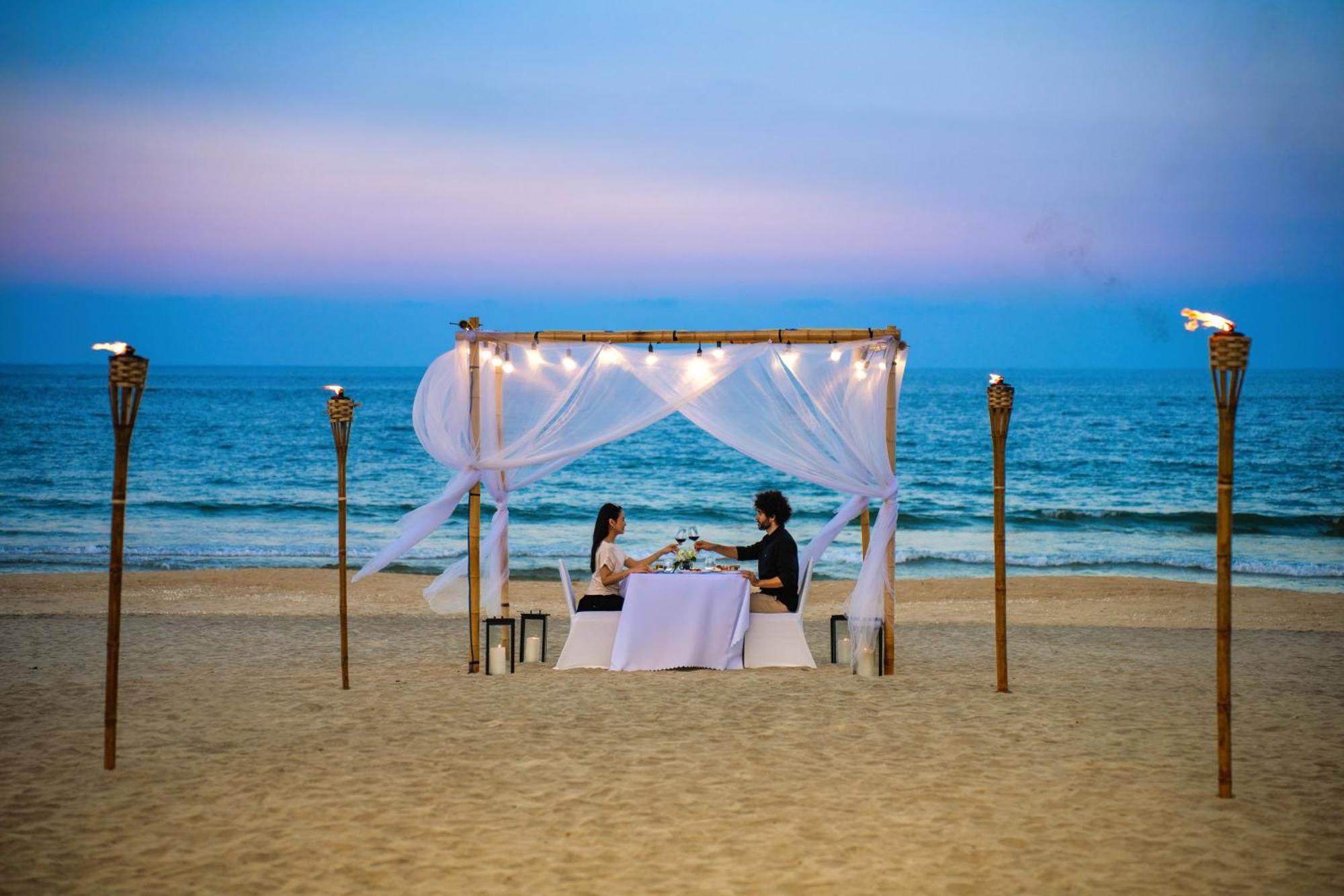 Wyndham Hoi An Royal Beachfront Resort & Villas Екстер'єр фото