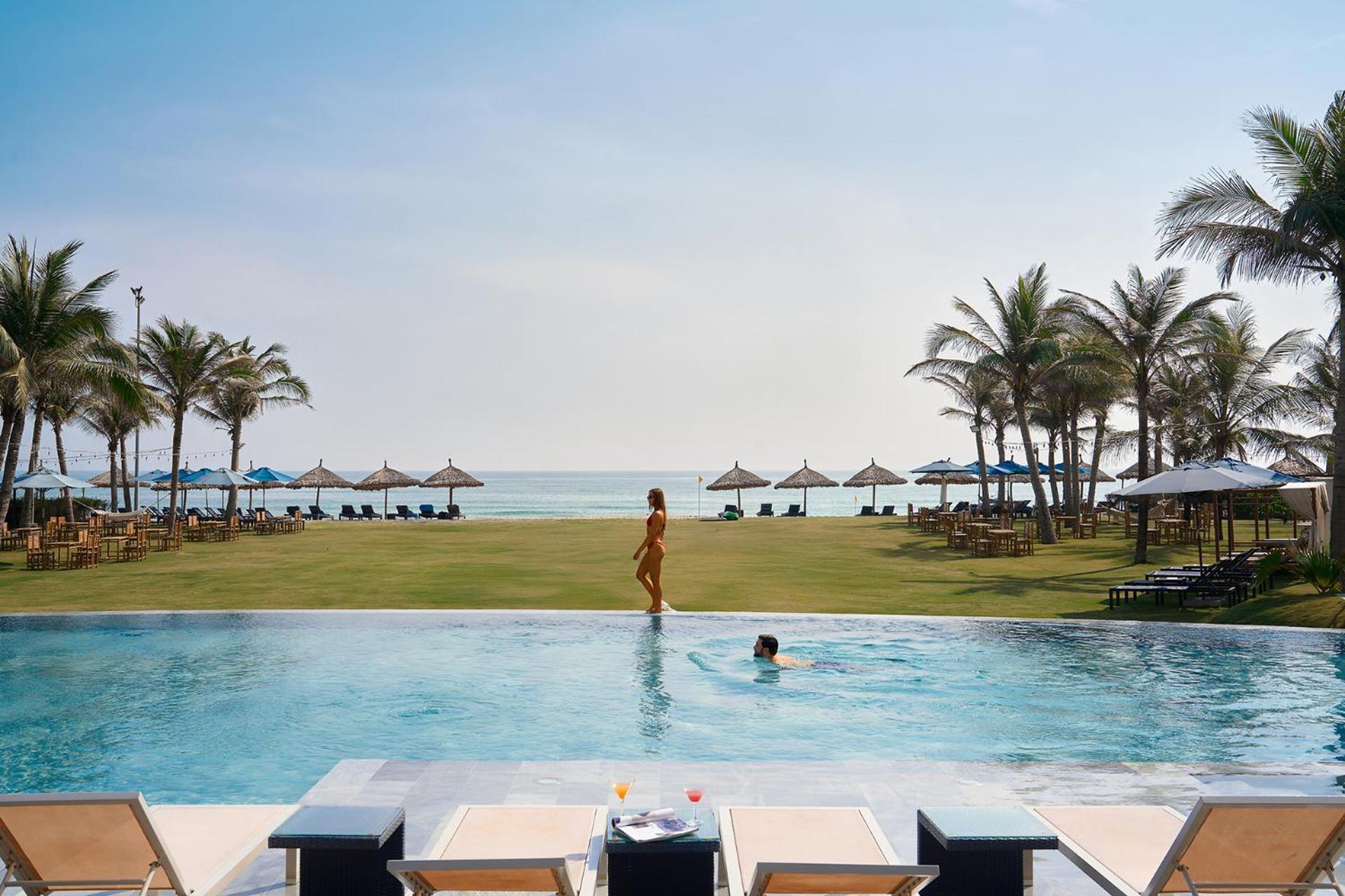 Wyndham Hoi An Royal Beachfront Resort & Villas Екстер'єр фото