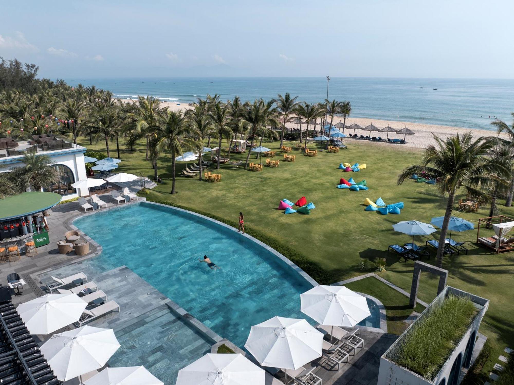 Wyndham Hoi An Royal Beachfront Resort & Villas Екстер'єр фото