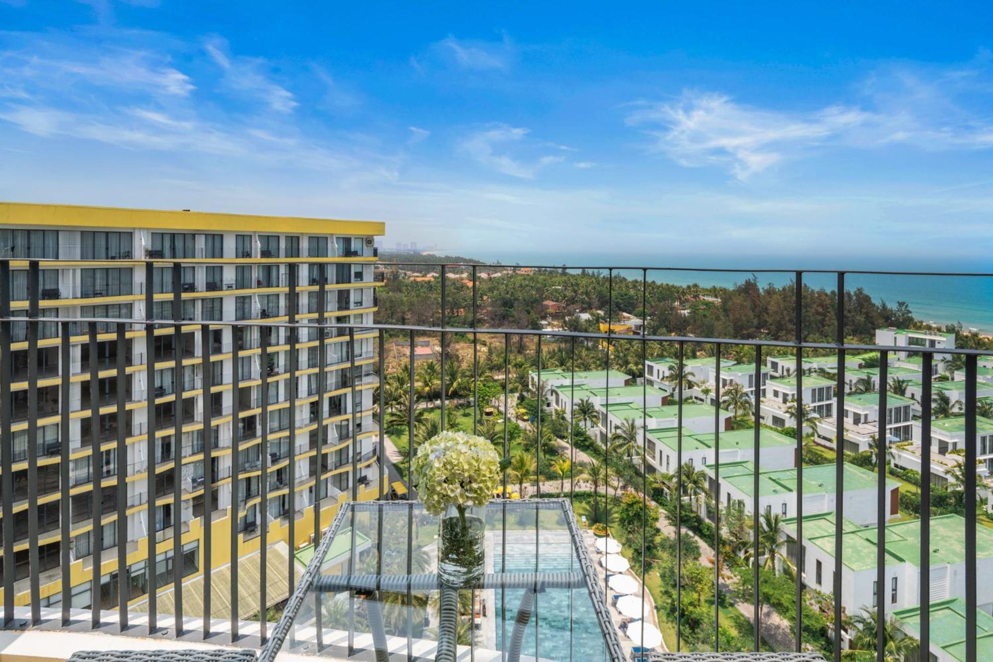 Wyndham Hoi An Royal Beachfront Resort & Villas Екстер'єр фото
