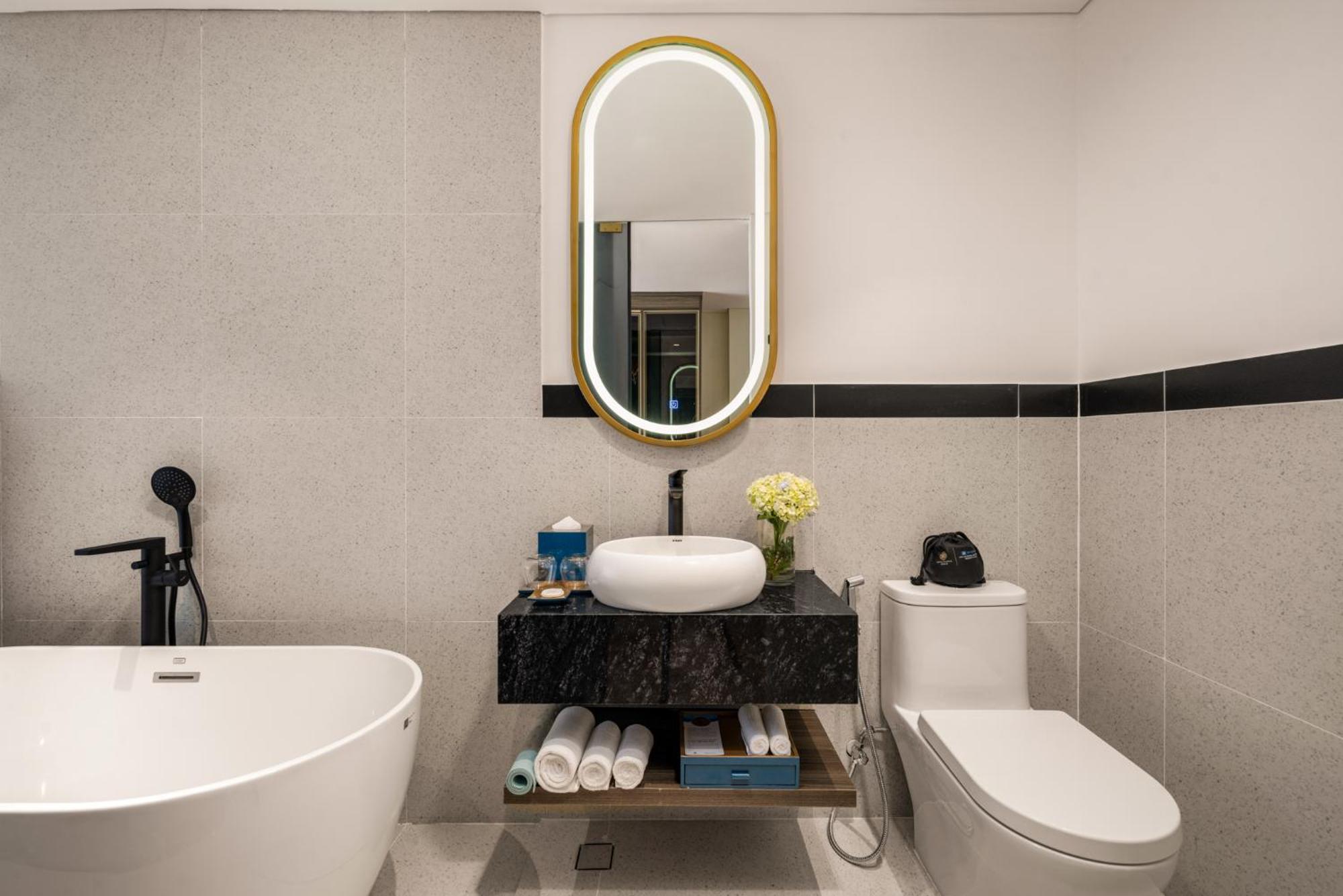 Wyndham Hoi An Royal Beachfront Resort & Villas Екстер'єр фото